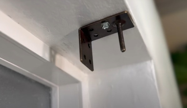 Install the brackets of your Roman Shade according to which type of mount you will be using Install the brackets of your Roman Shade according to which type of mount you will be using